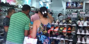 Los habitantes de Maicao, salieron a comprar con los productos a menor precio, por iniciativa del alcalde José Carlos Molina Becerra.