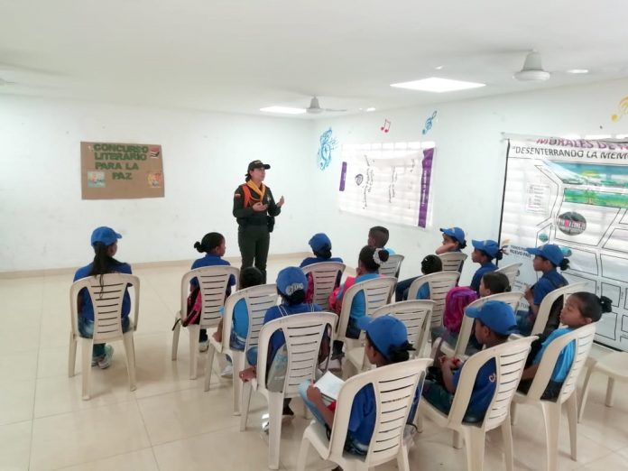 Muchos niños que habitan en el municipio de Fonseca, están participando de un concurso literario en el cual el tema principal fue “Todos Somos Constructores de Paz”.