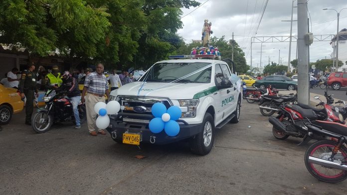 La caravana la encabezó la Policía Nacional, que recorrieron varias calles importantes de Riohacha.