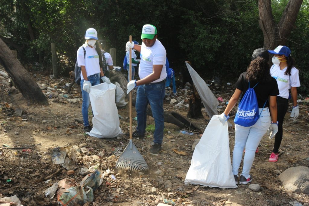 Una jornada de aseo liderada por la Alcaldía distrital, la cual apoyó la Gestora Social se realizó en Riohacha, en donde recogieron abundante basura.