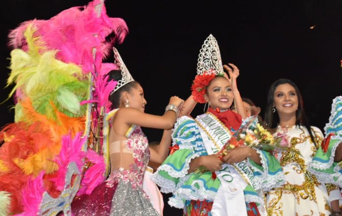 Stefany Pimienta Brochel, candidata del barrio 15 de Mayo, reina de los carnavales populares de Riohacha.