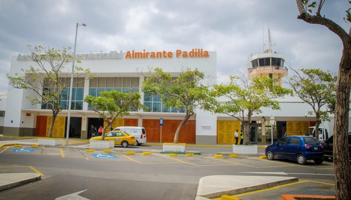 En el aeropuerto Almirante Padilla, sufrió accidente de trabajo, Danny Charris.