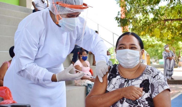 Aspecto de la jornada de vacunación que se realizó este sábado en el casco urbano del municipio de Barrancas.