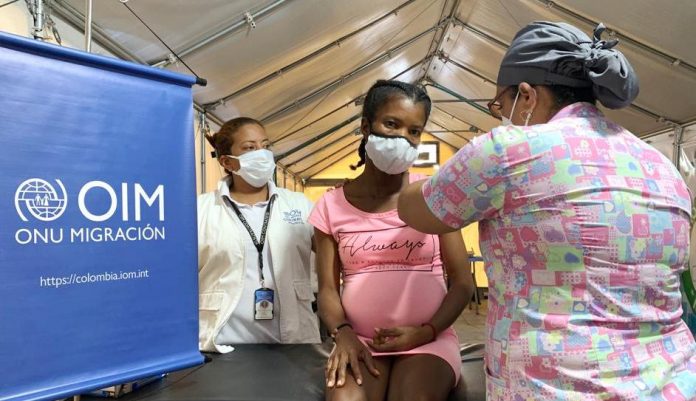 Una buena oportunidad que tiene las mujeres gestantes migrantes venezolanas y retornadas colombianas para acceder a la vacuna contra el covid-19, esta se viene realizando en la sede del antiguo hospital San José.