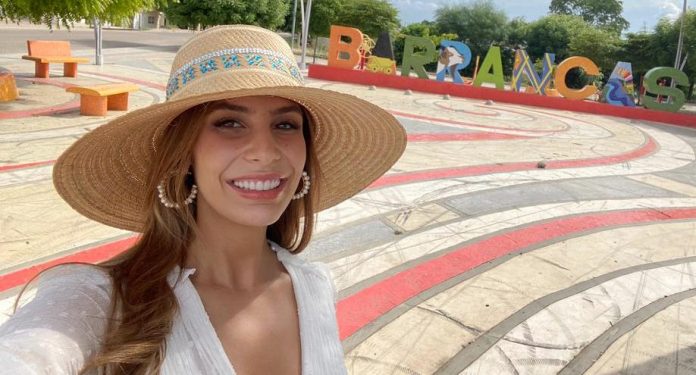 Lina María Ramírez Cepeda, señorita Guajira al reinado nacional de la Belleza. En la imagen, en Barrancas.