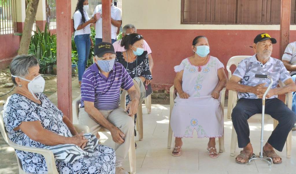 El programa del Adulto Mayor de la secretaría de Salud de Barrancas, diseñado para llegar a toda la comunidad de adultos mayores del municipio, esta vez fue hasta el corregimiento de Pozo Hondo.