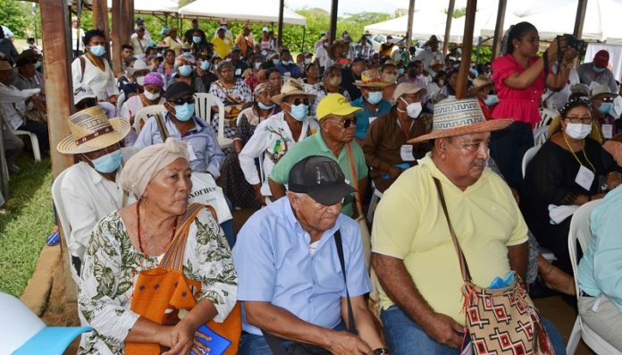 Las Autoridades tradicionales Wayuu emitieron un comunicado sobre Salud y además, los visitó la senadora del pacto Histórico, Martha Peralta Epieyu, quien les prometió ayudarles.