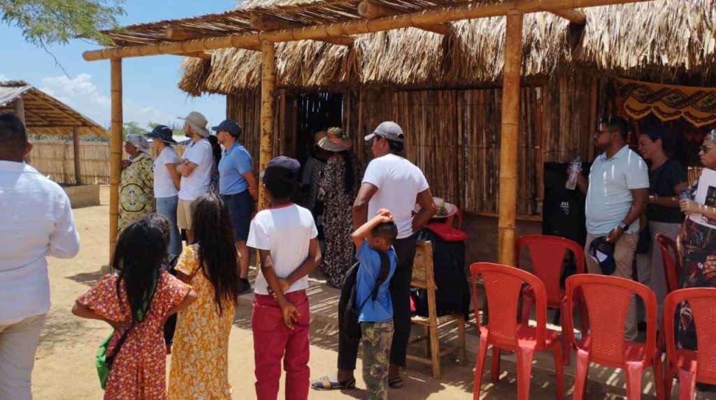 Son 70 niños los que se benefician en la comunidad de Yatatshi, en el corregimiento de Wuimpeshi, municipio de Uribia.