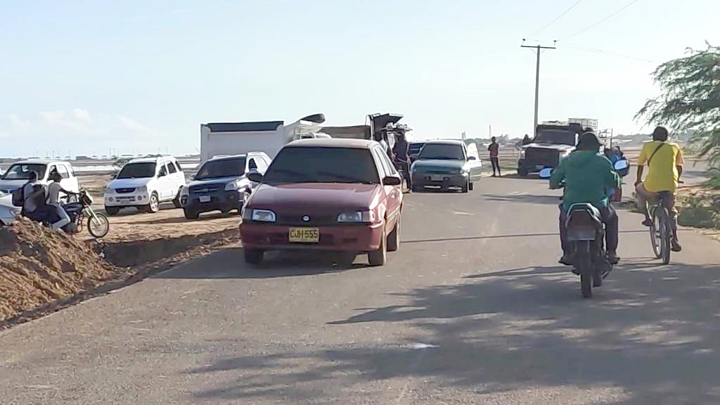 Aspecto del paro realizado por transportistas de La Guajira.