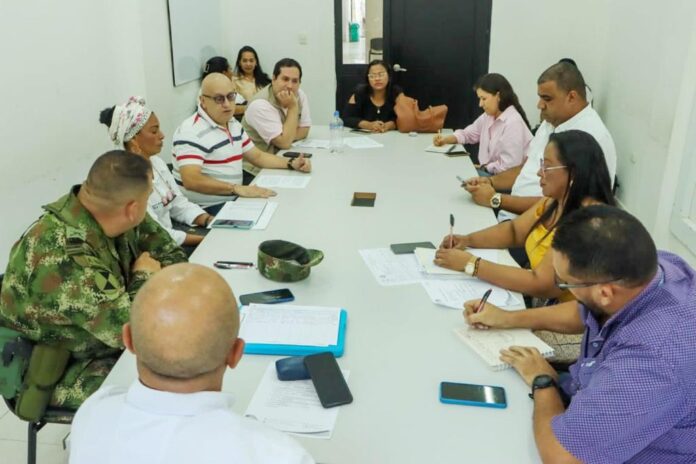 La reunión se realizó en el despacho del secretario de Gobierno, Leandro Mejía Amaya, con la asistencia de las autoridades.