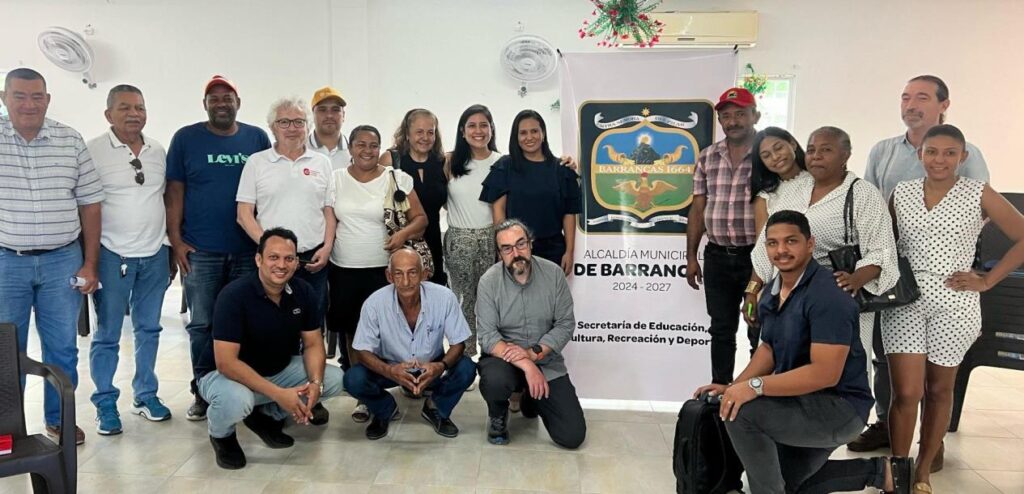 Mesa de trabajo entre la oficina asesora de Planeación de Barrancas, con representantes del Fondo para el Acceso a los Insumos Agropecuarios.