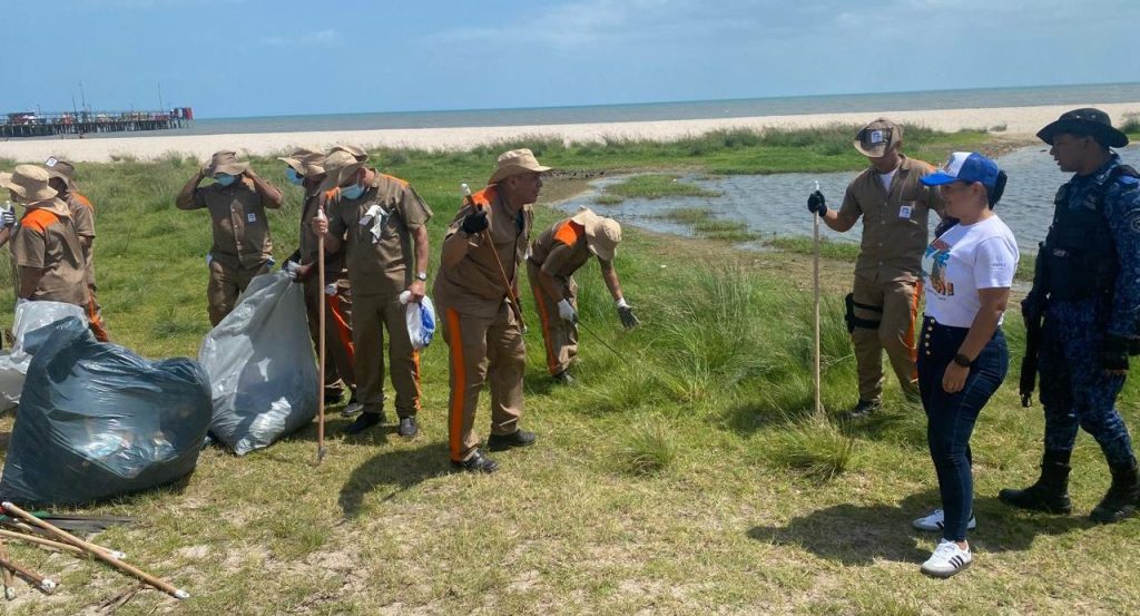 En la jornada participaron varios reclusos quienes están a punto de recuperar su libertad.